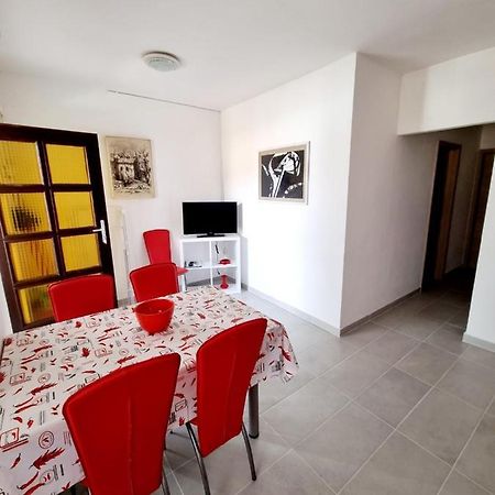 Apartmani Mw, Crveni Apartman Башка Экстерьер фото