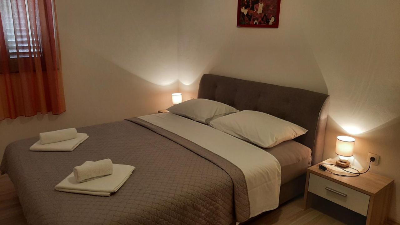 Apartmani Mw, Crveni Apartman Башка Экстерьер фото