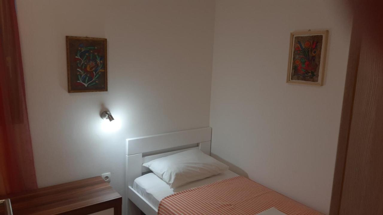 Apartmani Mw, Crveni Apartman Башка Экстерьер фото
