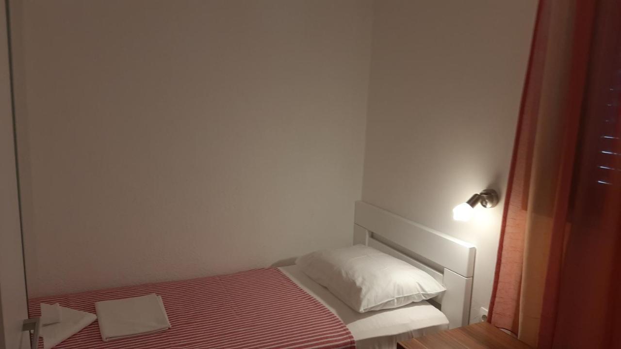 Apartmani Mw, Crveni Apartman Башка Экстерьер фото